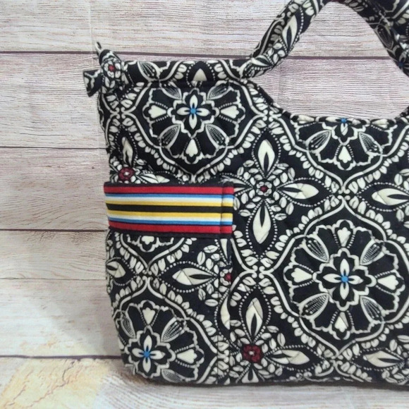 Vera Bradley Barcelona Bag Handbag Black White Floral Zipper Closure Quilted - Picture 4 of 14
